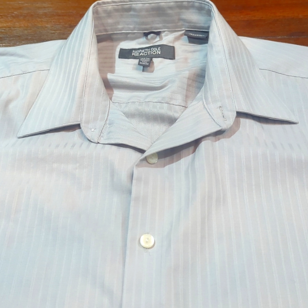 Kenneth Cole Reaction button up - Picture 3 of 4